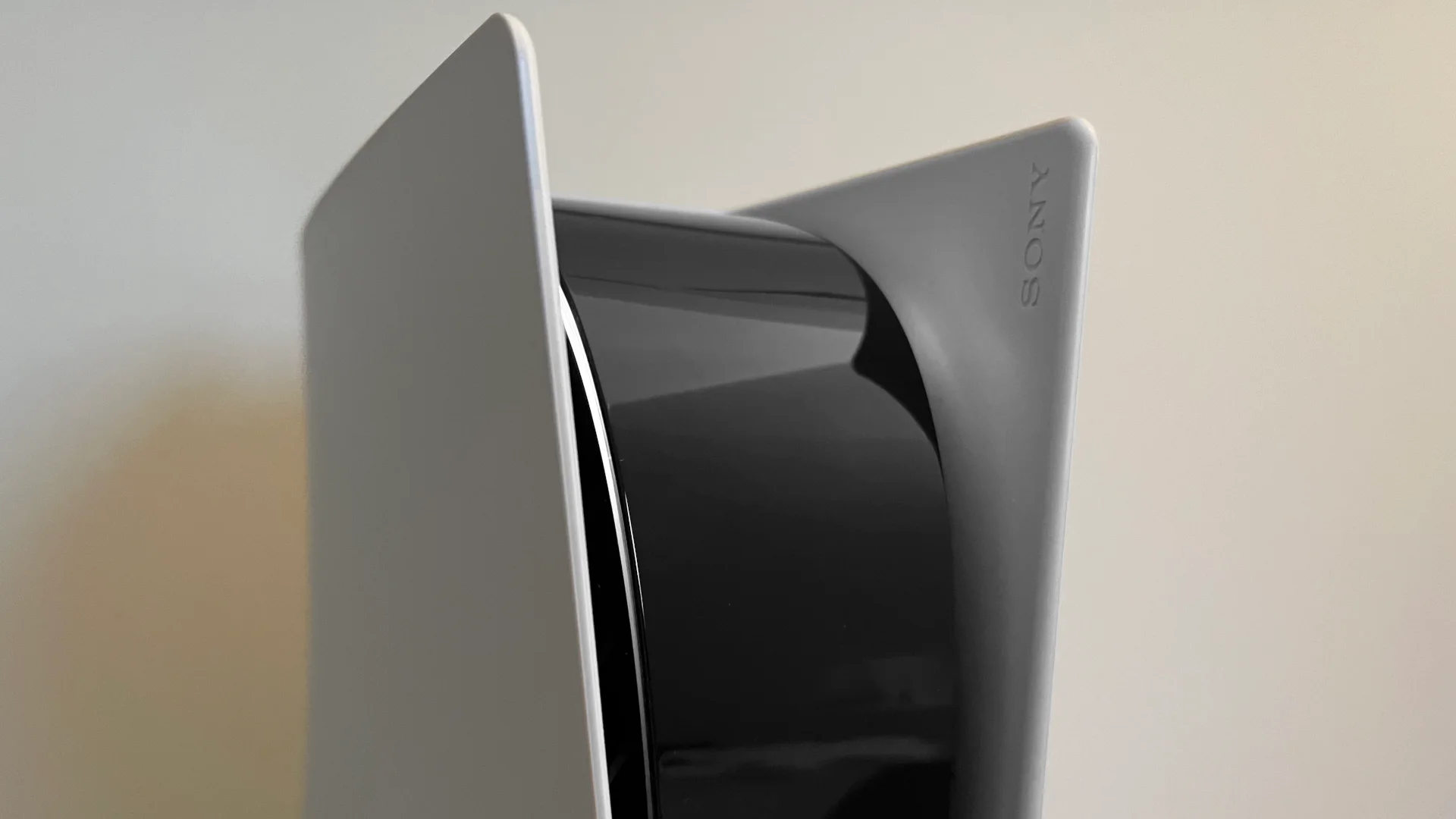 PlayStation 5 mit einer weißen LED